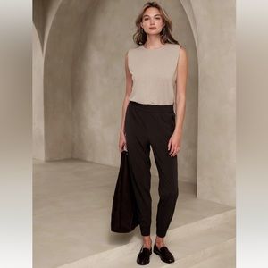 Banana republic factory, airstretch joggers size M